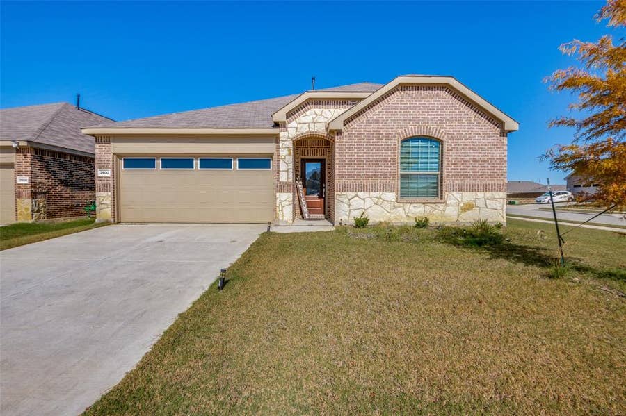 Property photo for 2500 Eden Creek Drive, Fort Worth, TX