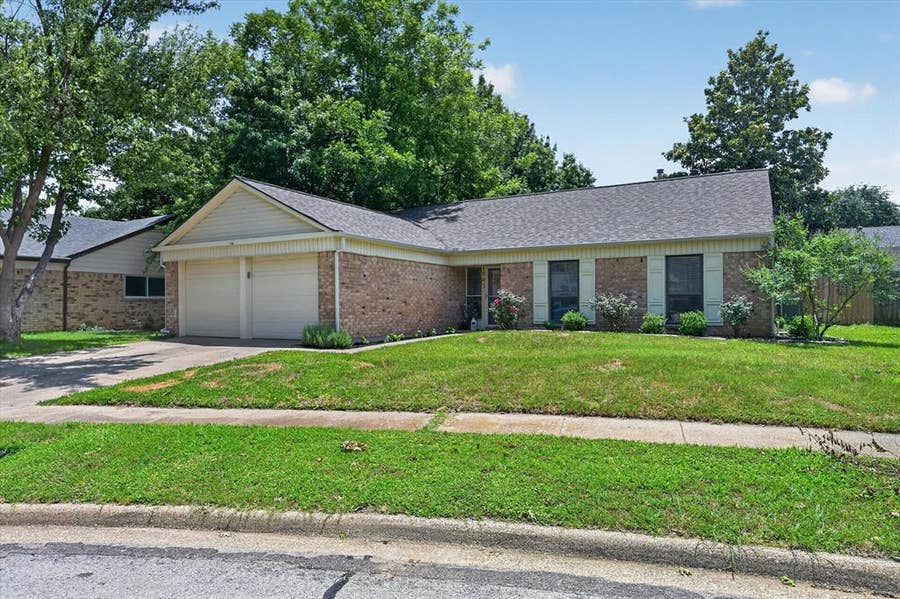 Property photo for 1807 Buckeye Drive, Flower Mound, TX