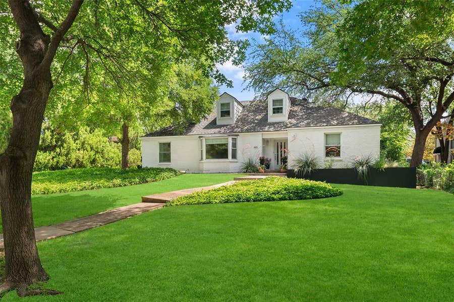 Property photo for 622 N Brookside Drive, Dallas, TX