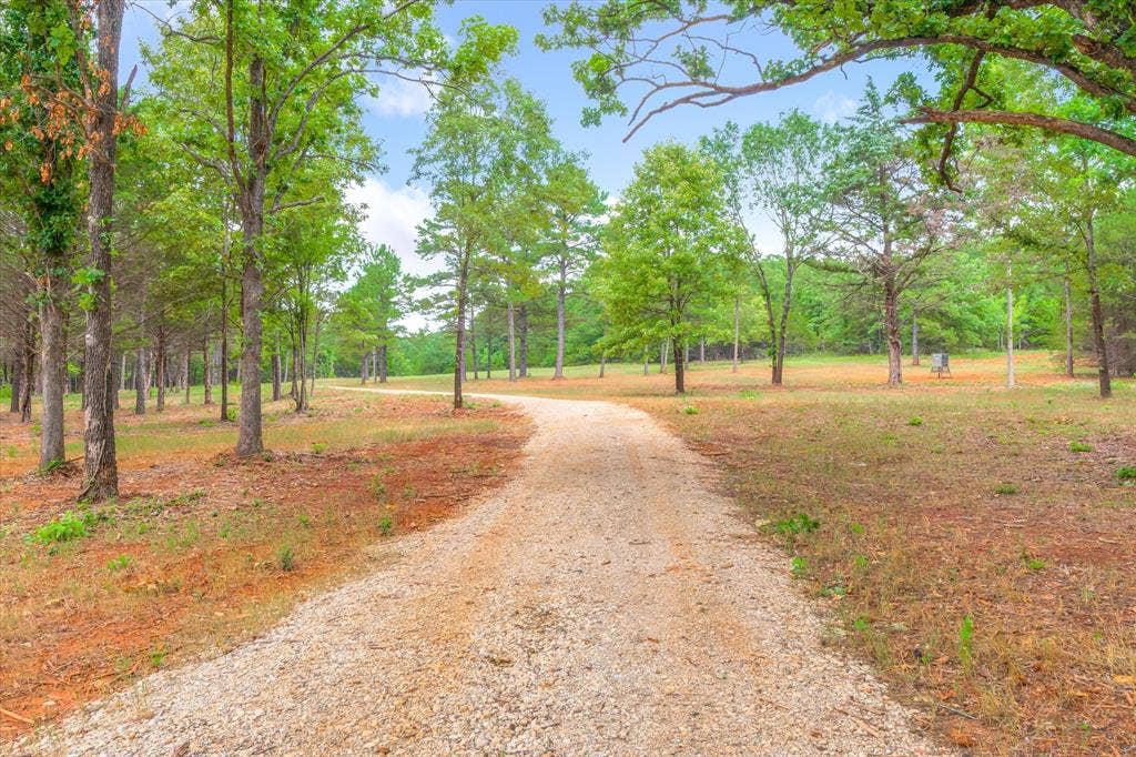 16092 County Road 440, Lindale, TX 75771 16092 County Road 440, Lindale, TX 75771