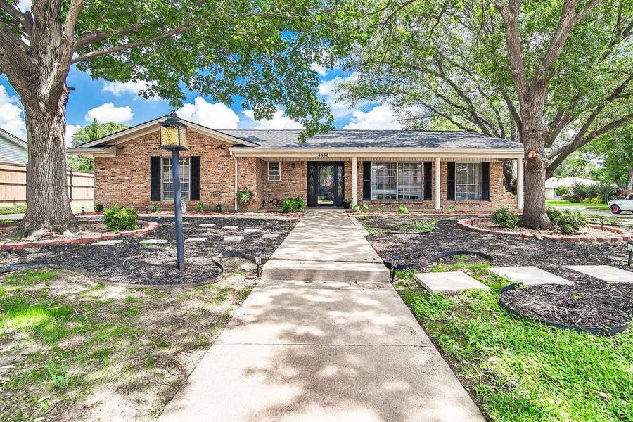 Property photo for 4300 Barcelona Drive, Fort Worth, TX