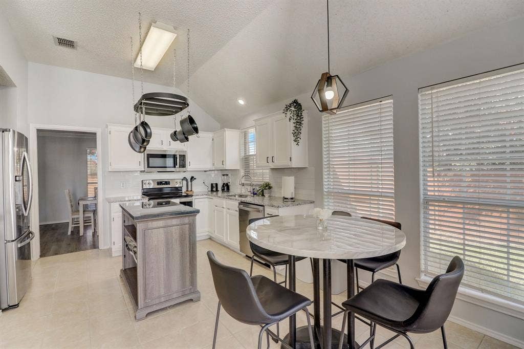 6302 Mount Vernon Drive, Frisco, TX 75035 6302 Mount Vernon Drive, Frisco, TX 75035