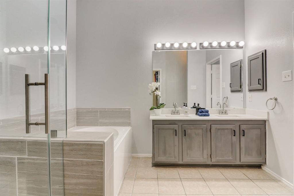 6302 Mount Vernon Drive, Frisco, TX 75035 6302 Mount Vernon Drive, Frisco, TX 75035