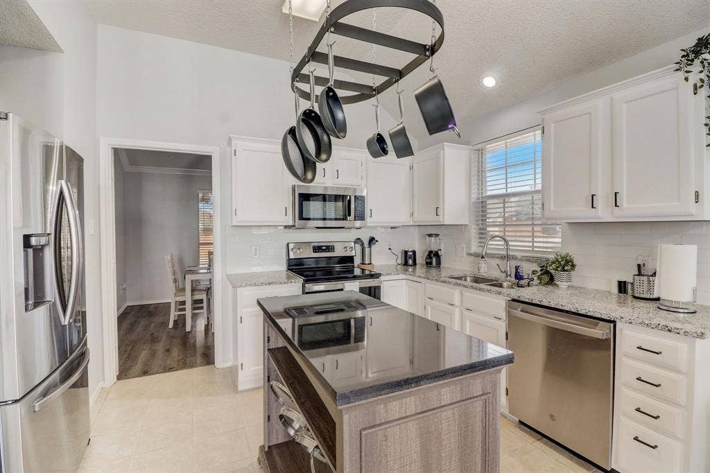6302 Mount Vernon Drive, Frisco, TX 75035 6302 Mount Vernon Drive, Frisco, TX 75035