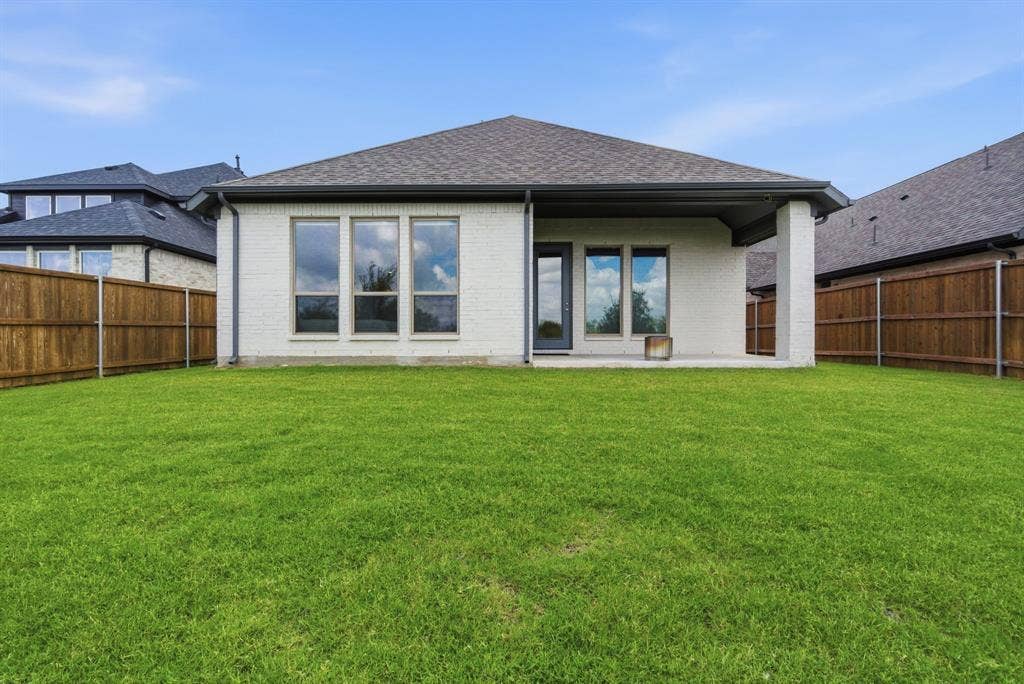 915 Winter Cherry Lane, Haslet, TX 76052
