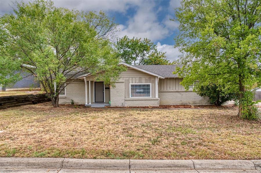 Property photo for 1604 Weiler Boulevard, Fort Worth, TX