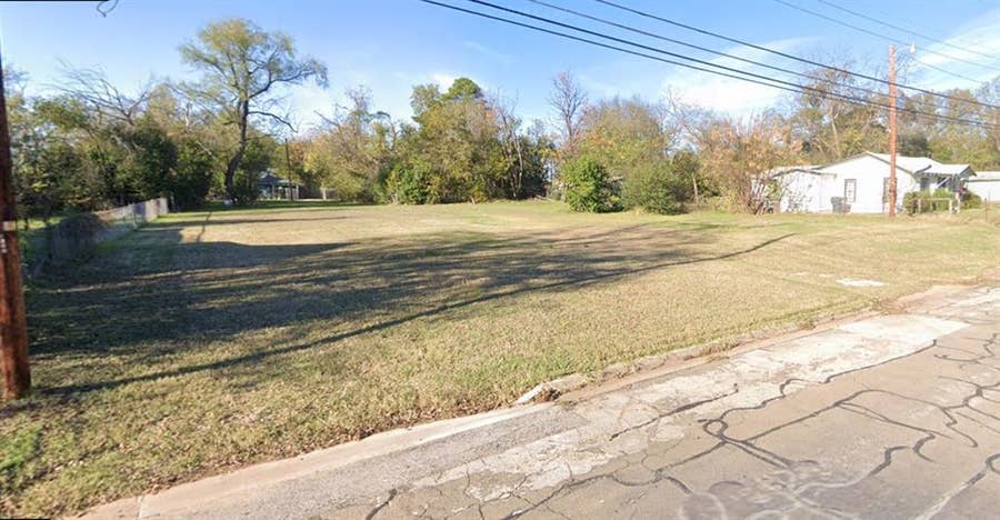 Property photo for 1204 E Calhoun Avenue, Waco, TX