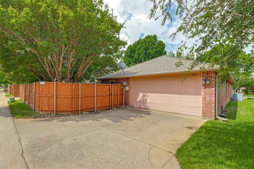 6816 Aimpoint Drive, Plano, TX 75023 6816 Aimpoint Drive, Plano, TX 75023
