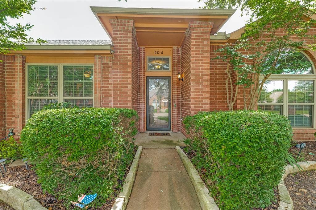 6816 Aimpoint Drive, Plano, TX 75023 6816 Aimpoint Drive, Plano, TX 75023
