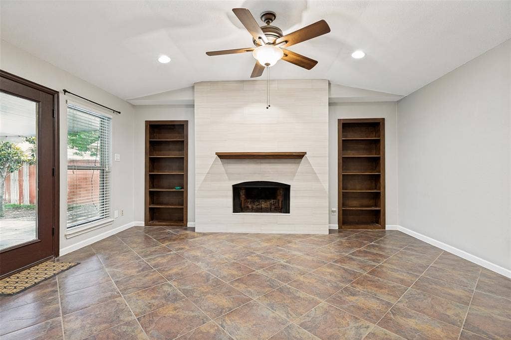 6816 Aimpoint Drive, Plano, TX 75023 6816 Aimpoint Drive, Plano, TX 75023