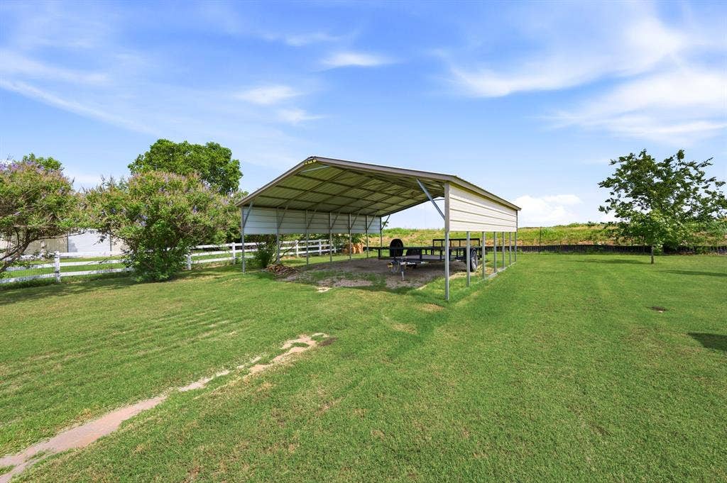 2717 Aston Meadows Drive, Haslet, TX 76052