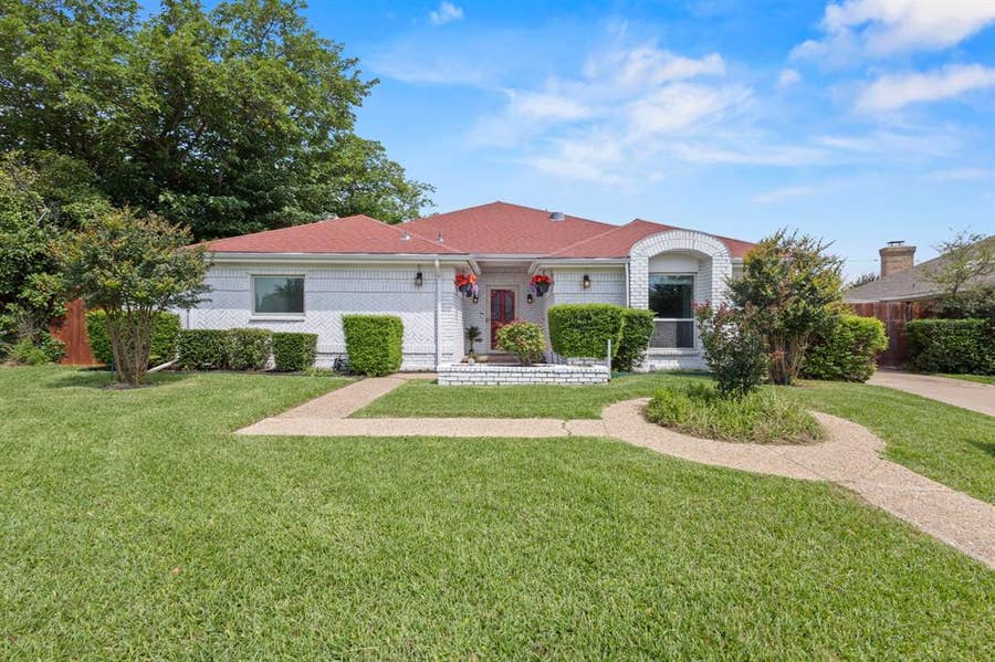 Property photo for 4017 Timberidge Drive, Irving, TX
