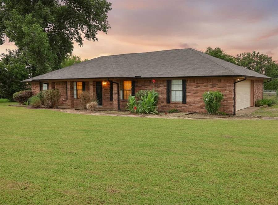 Property photo for 2346 County Road 319, Terrell, TX
