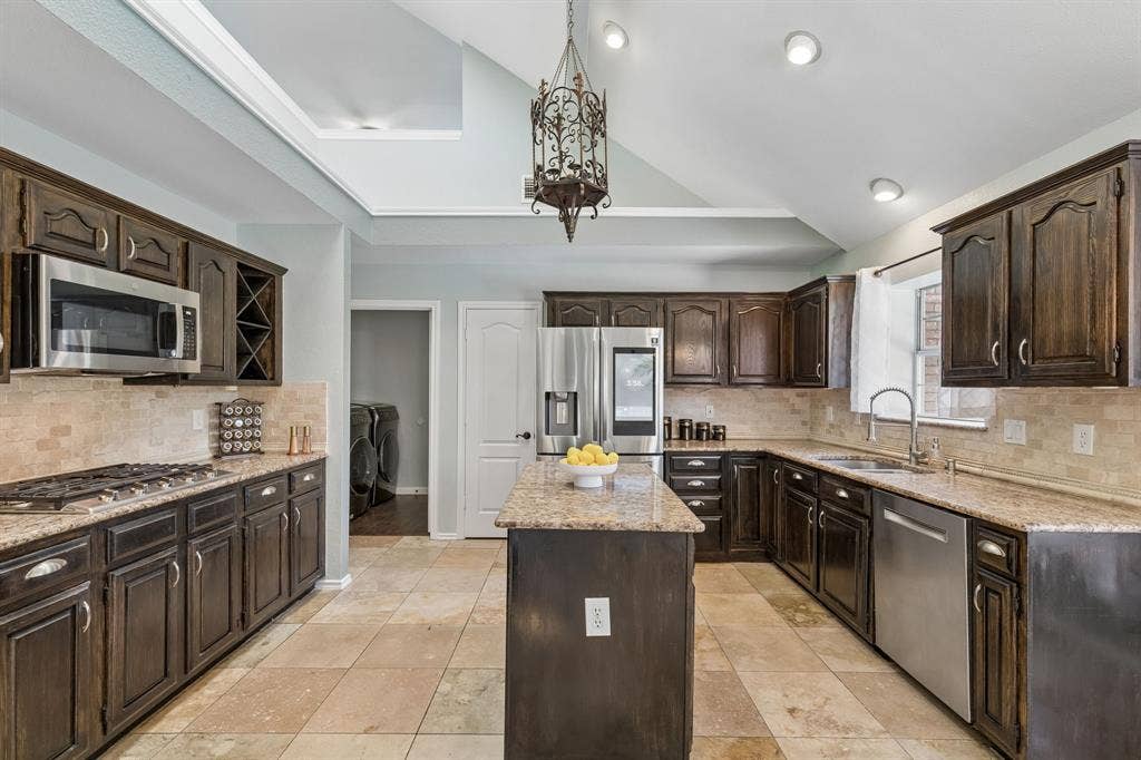 1733 Steamboat Drive, Plano, TX 75025 1733 Steamboat Drive, Plano, TX 75025
