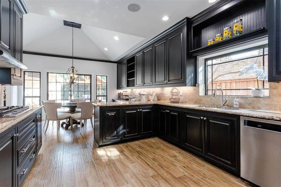 Property photo for 11712 Forest Court, Dallas, TX