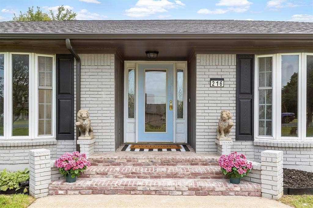 216 Meadowlark Lane, Wylie, TX 75098 Welcome Home to 216 Meadowlark Lane.