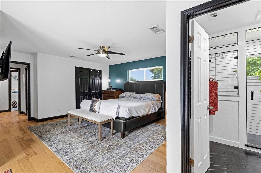 216 Meadowlark Lane, Wylie, TX 75098 Primary Bedroom with Ensuite Bath.