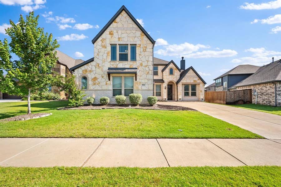 Property photo for 1013 Firecracker Drive, Justin, TX
