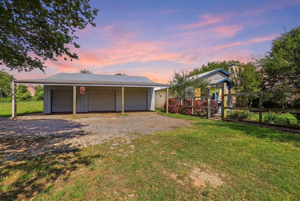702 Noonday Road, Chandler, TX 75758 Main House