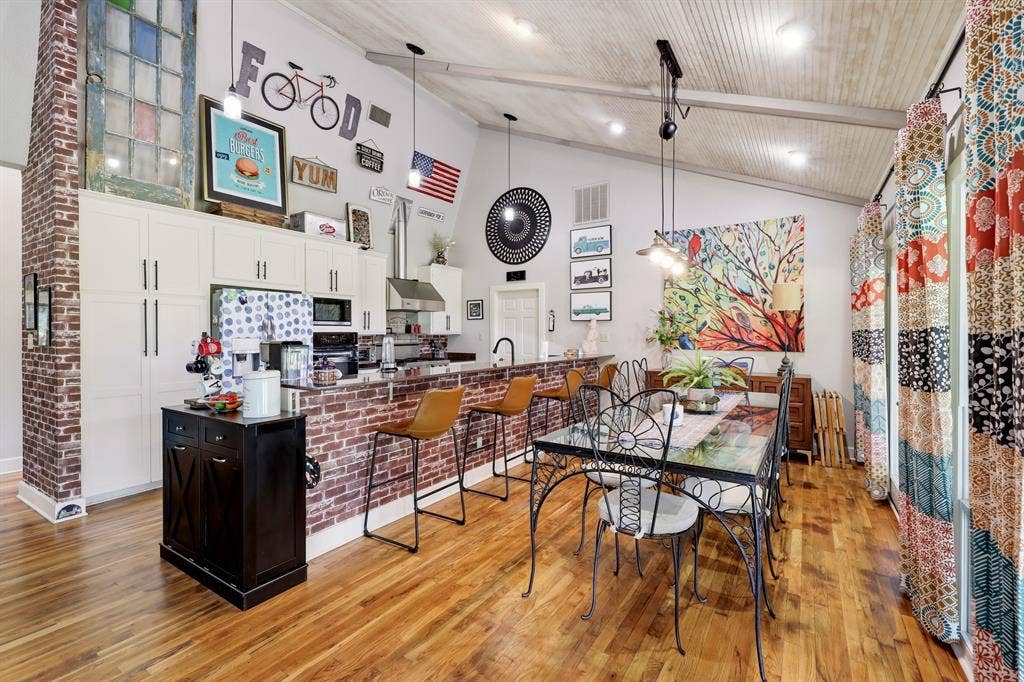 702 Noonday Road, Chandler, TX 75758 702 Noonday Road, Chandler, TX 75758
