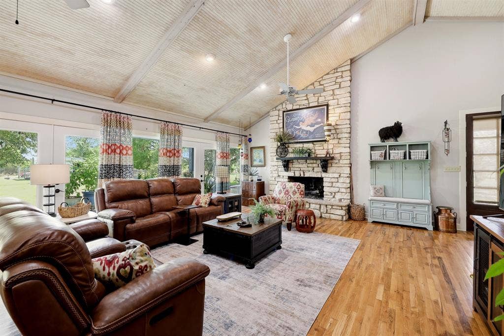 702 Noonday Road, Chandler, TX 75758 702 Noonday Road, Chandler, TX 75758