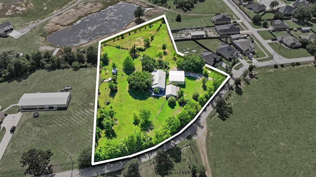 702 Noonday Road, Chandler, TX 75758 702 Noonday Road, Chandler, TX 75758