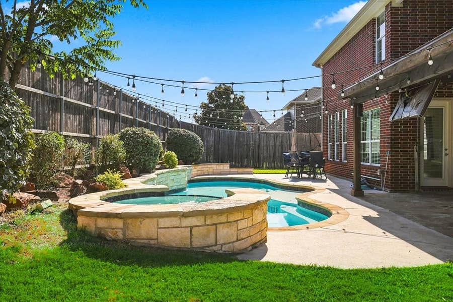 Property photo for 509 Wentworth Lane, Murphy, TX