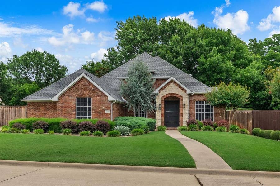Property photo for 1910 Skipaway Drive, Rowlett, TX