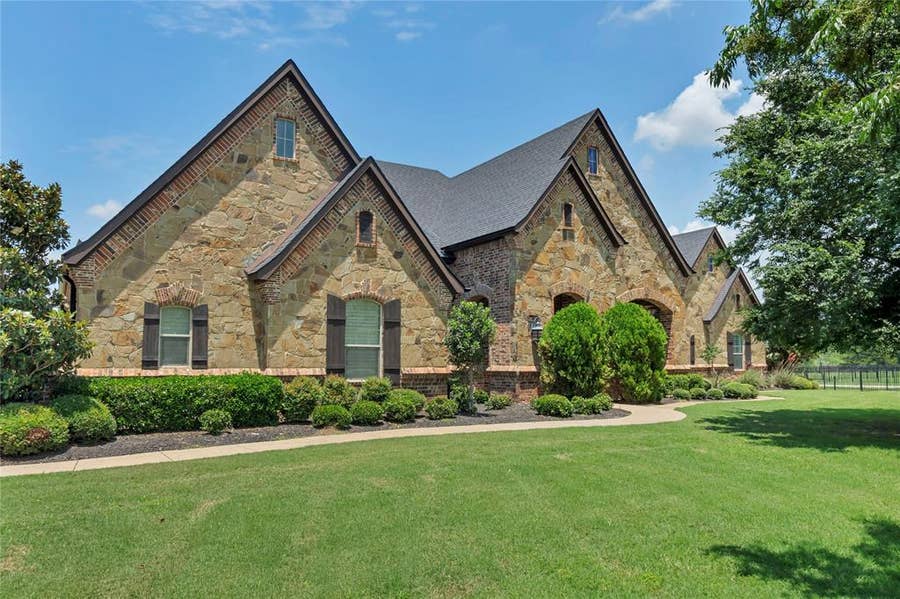 Property photo for 6412 Preferred Drive, Fort Worth, TX