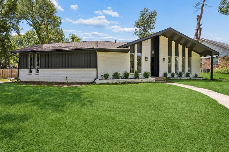 Property photo for 2108 Briarcreek Lane, Plano, TX