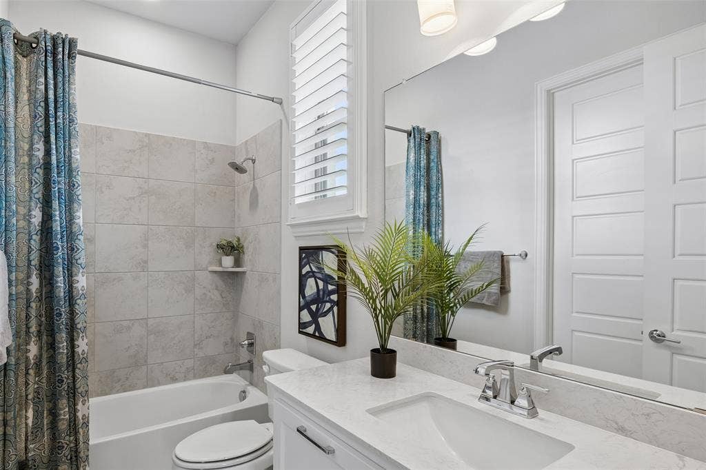 6300 Warwick Way, Parker, TX 75002 Private bathroom