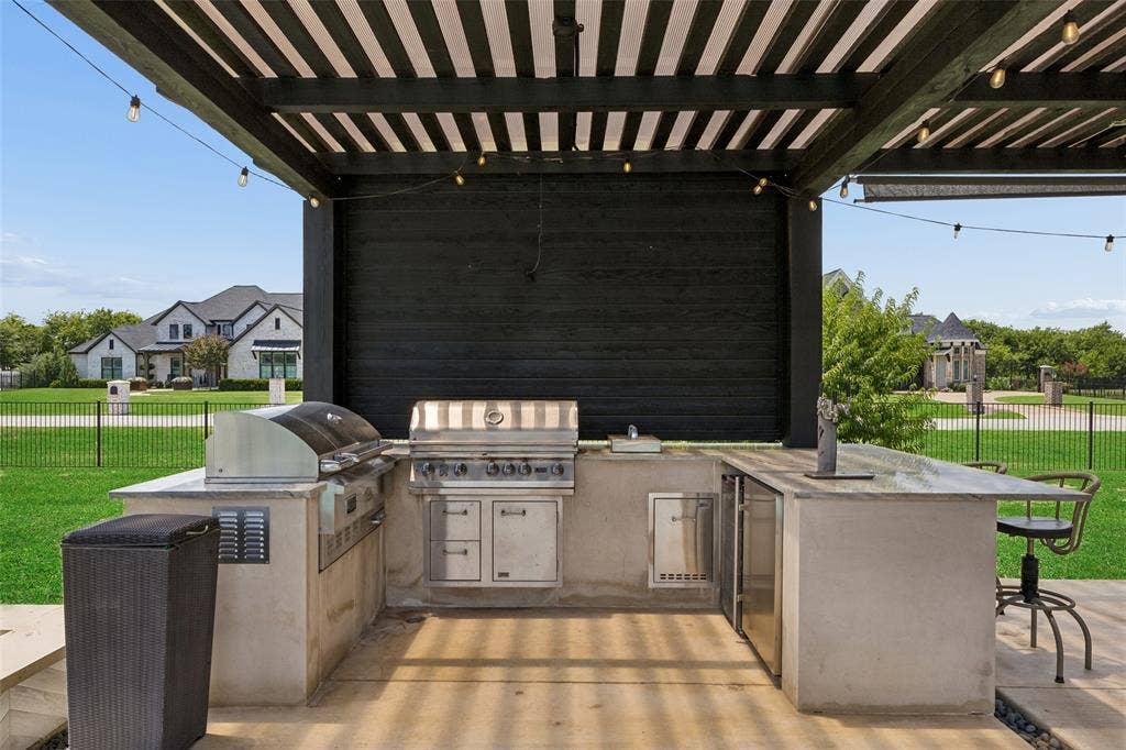 6300 Warwick Way, Parker, TX 75002 Note two grills.