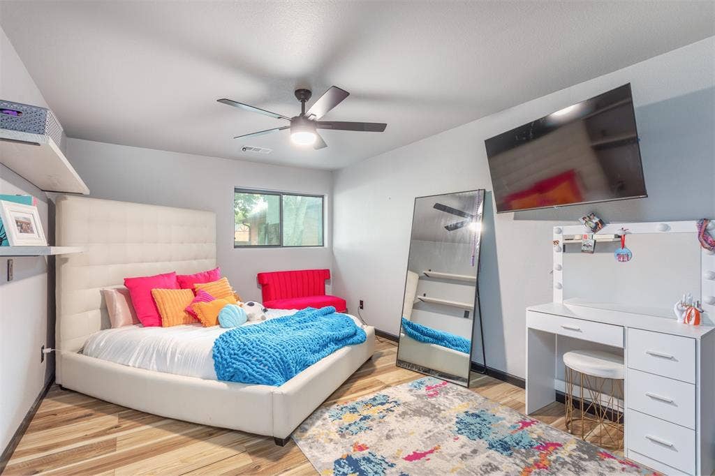 1st level bedroom