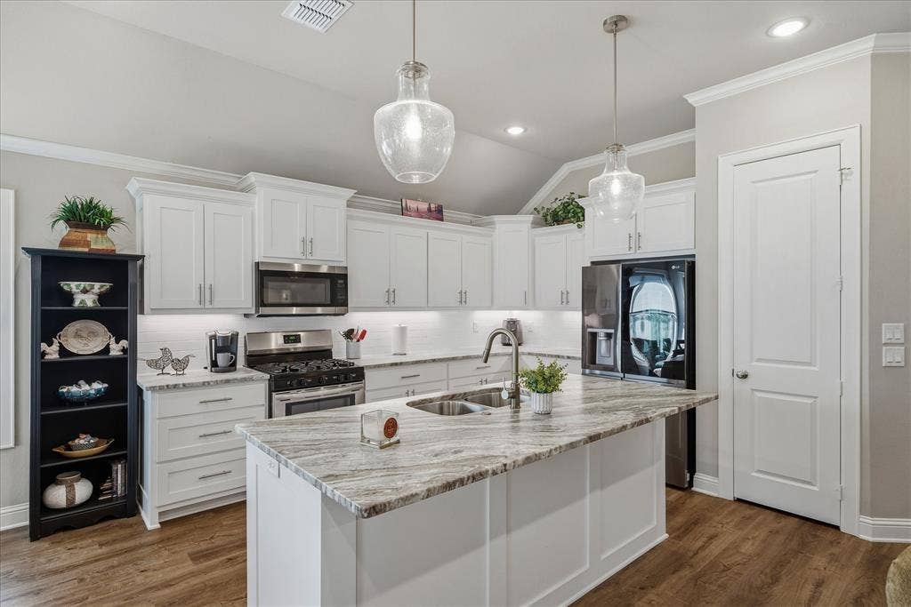 10059 Dayspring Drive, Flint, TX 75762 10059 Dayspring Drive, Flint, TX 75762