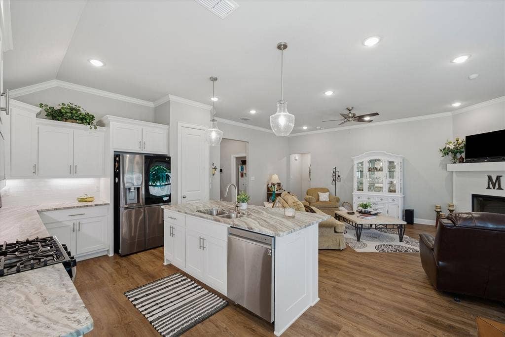 10059 Dayspring Drive, Flint, TX 75762 10059 Dayspring Drive, Flint, TX 75762