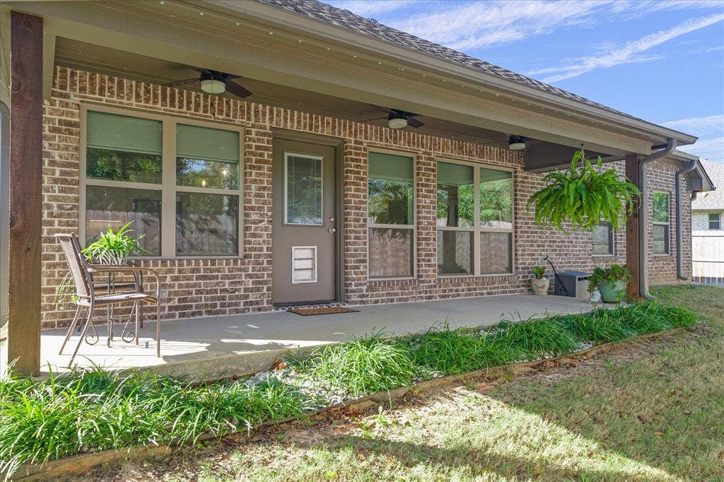 10059 Dayspring Drive, Flint, TX 75762 10059 Dayspring Drive, Flint, TX 75762