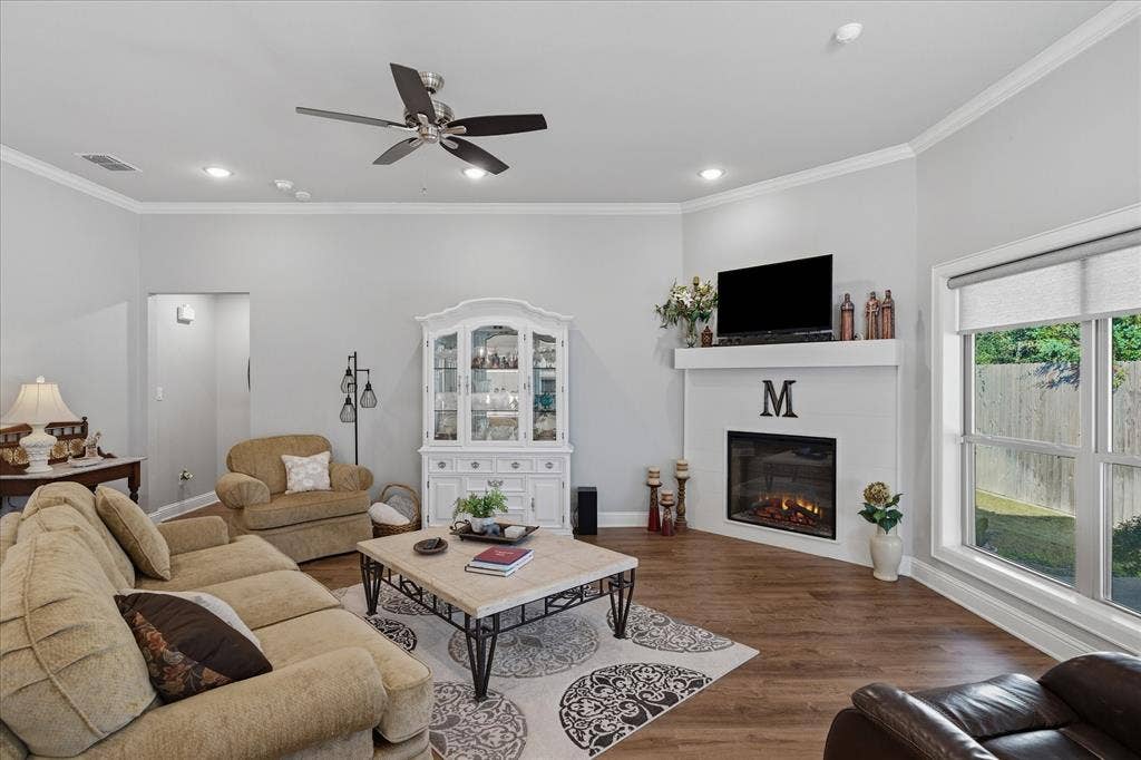 10059 Dayspring Drive, Flint, TX 75762 10059 Dayspring Drive, Flint, TX 75762