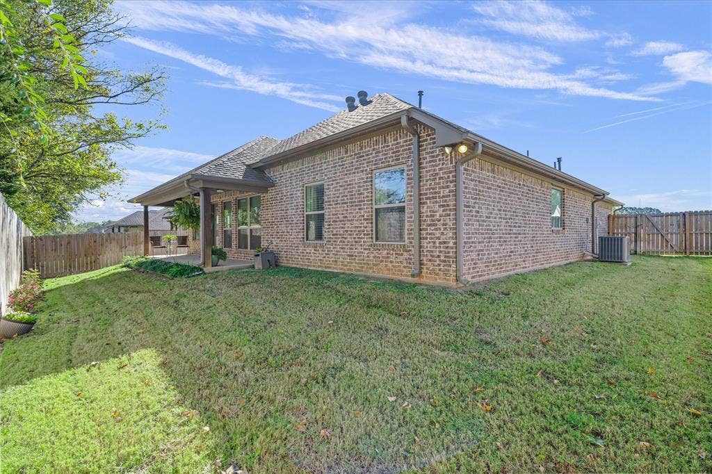 10059 Dayspring Drive, Flint, TX 75762 10059 Dayspring Drive, Flint, TX 75762