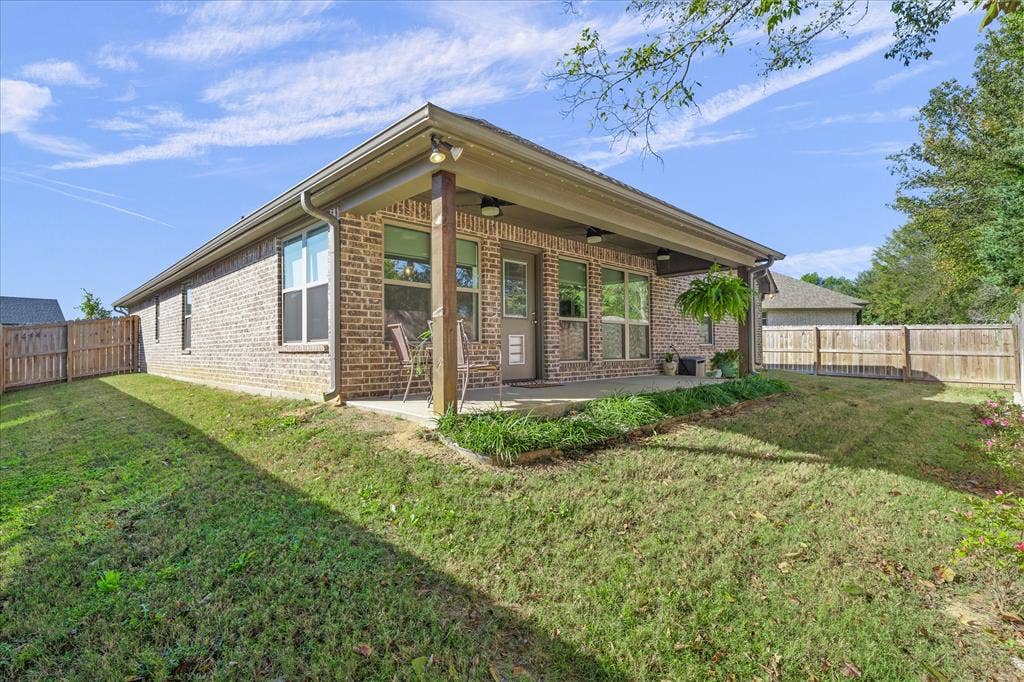10059 Dayspring Drive, Flint, TX 75762 10059 Dayspring Drive, Flint, TX 75762
