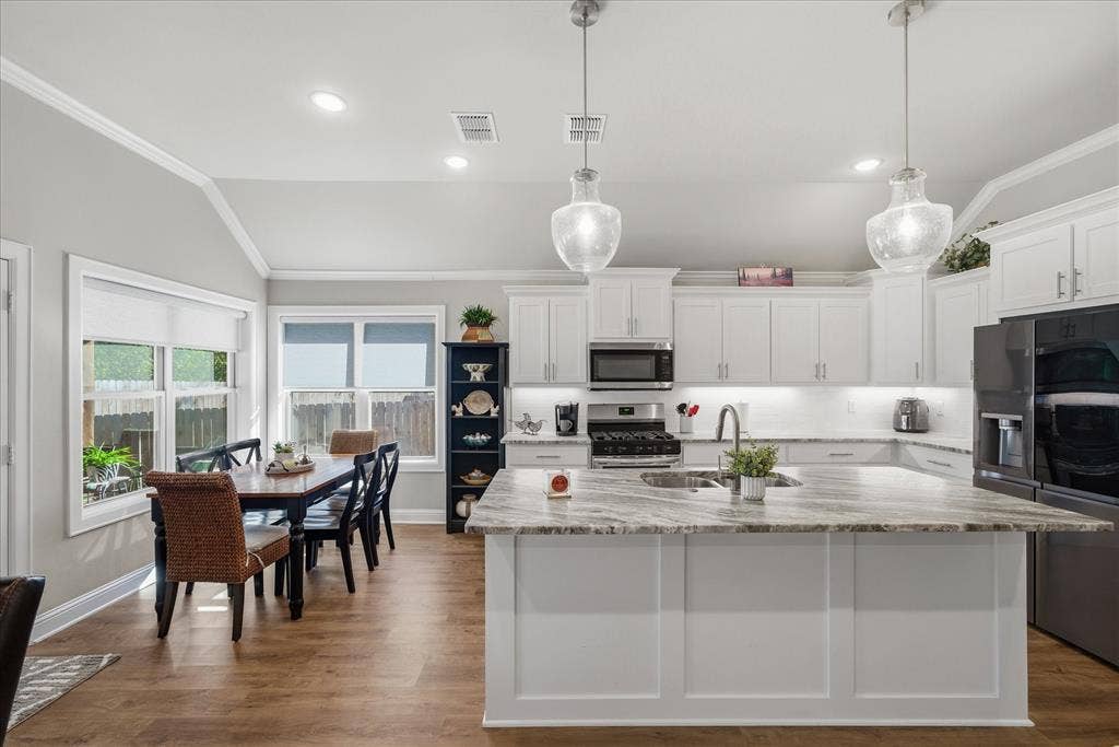 10059 Dayspring Drive, Flint, TX 75762 10059 Dayspring Drive, Flint, TX 75762