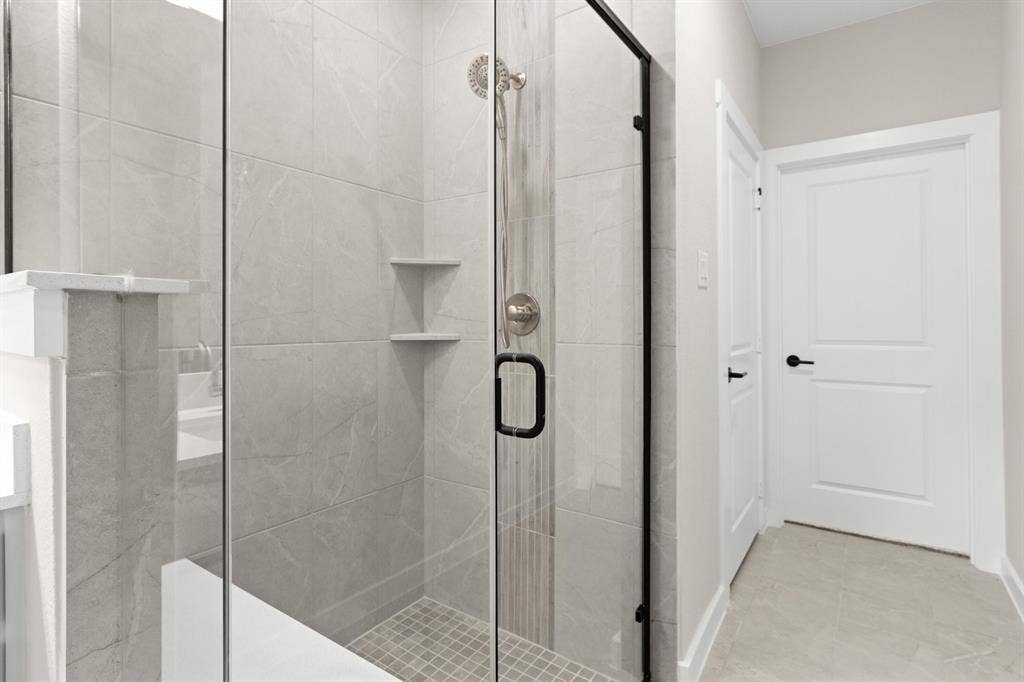 8609 Del Rio Trail, Rowlett, TX 75089 024-8609DelRioTrail-Wylie-TX-75098-PrimaryBathroom.jpg-SMALL