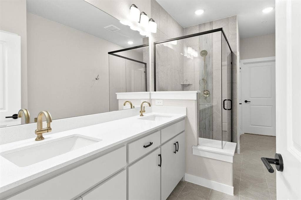 8609 Del Rio Trail, Rowlett, TX 75089 022-8609DelRioTrail-Wylie-TX-75098-PrimaryBathroom.jpg-SMALL