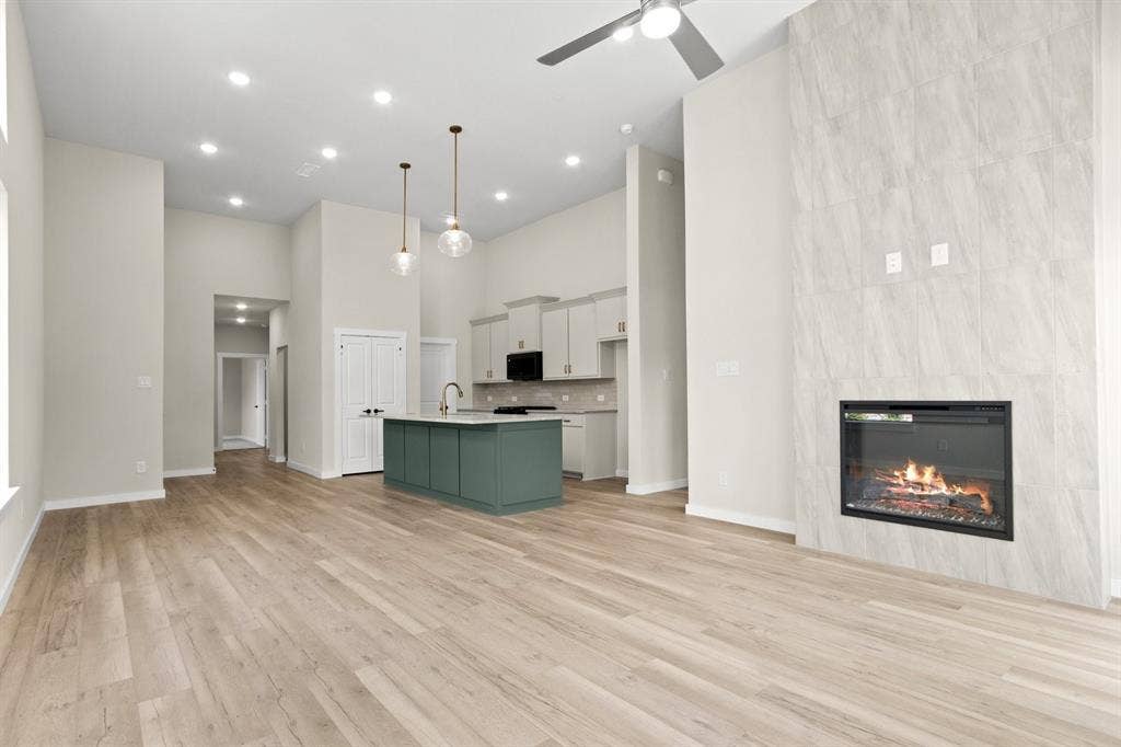 8609 Del Rio Trail, Rowlett, TX 75089 012-8609DelRioTrail-Wylie-TX-75098-Living.jpg-SMALL