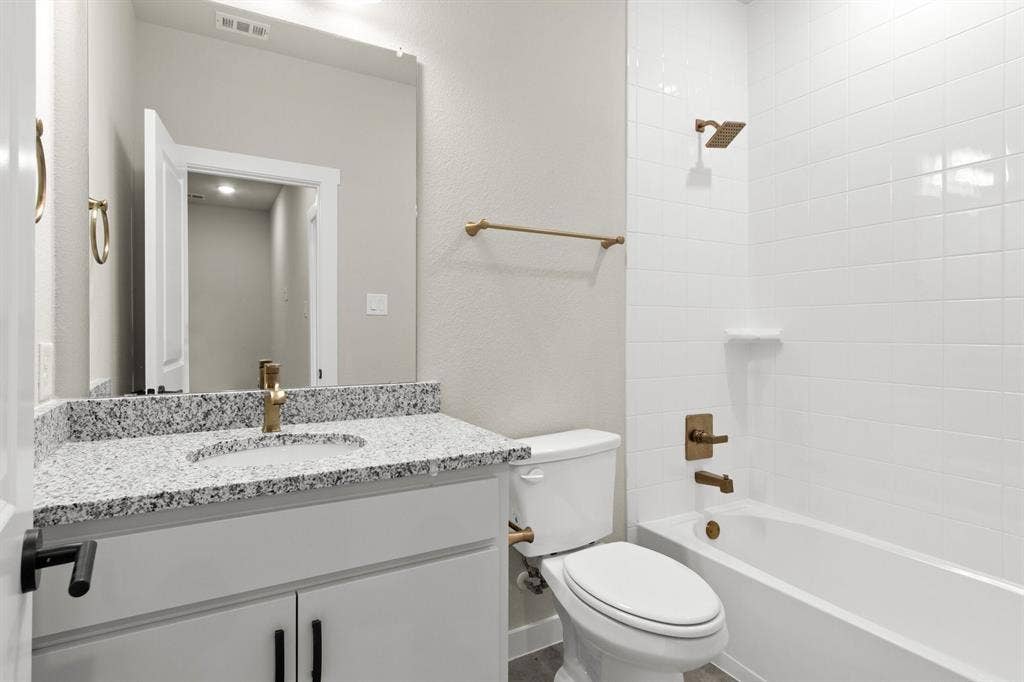 8609 Del Rio Trail, Rowlett, TX 75089 031-8609DelRioTrail-Wylie-TX-75098-Bathroom3.jpg-SMALL