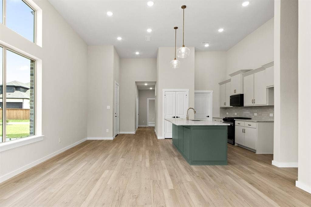 8609 Del Rio Trail, Rowlett, TX 75089 013-8609DelRioTrail-Wylie-TX-75098-Living.jpg-SMALL