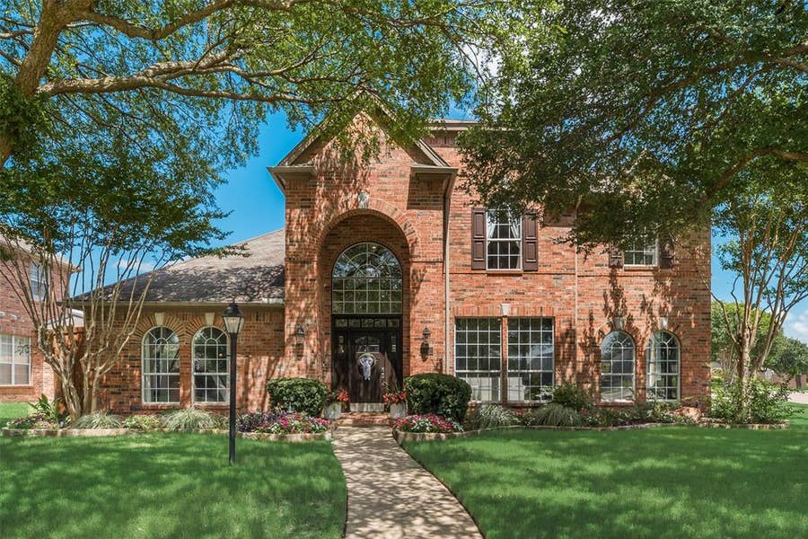Property photo for 6802 Lochmoor Lane, Garland, TX