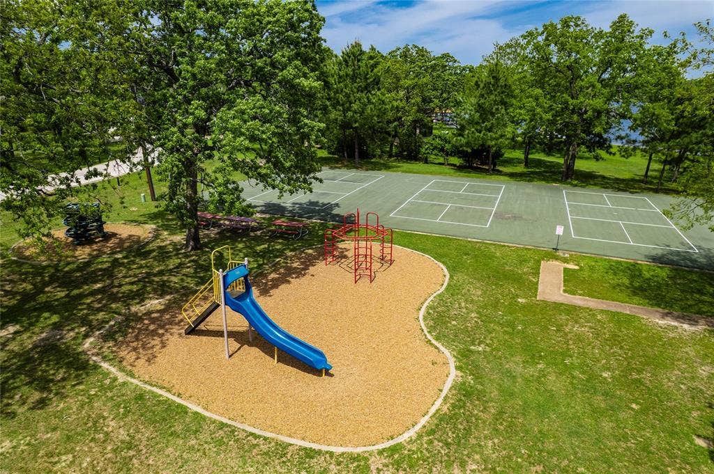 7811 Angelina Drive, Athens, TX 75752 Community playground