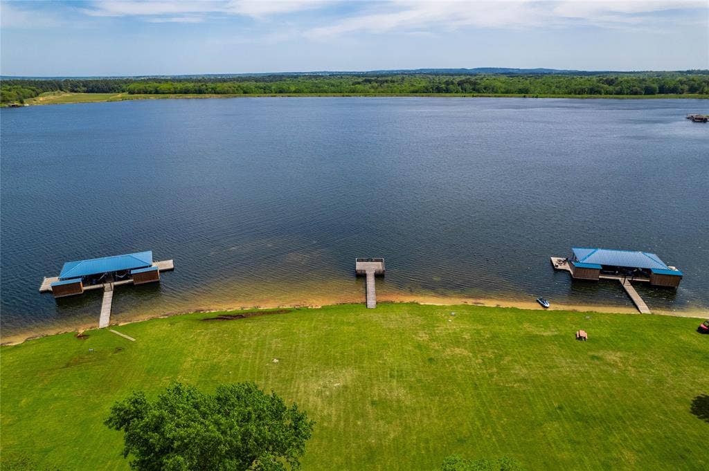 7811 Angelina Drive, Athens, TX 75752 Community fishing pier