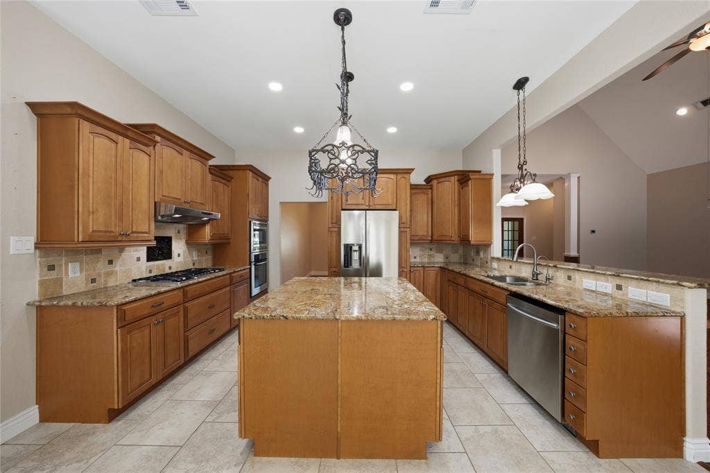 7811 Angelina Drive, Athens, TX 75752 7811 Angelina Drive, Athens, TX 75752