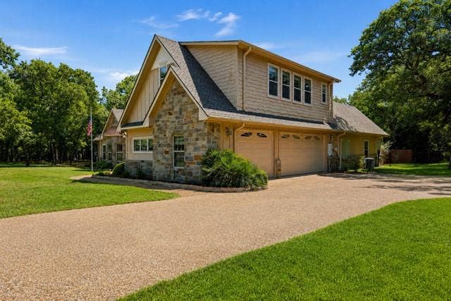 7811 Angelina Drive, Athens, TX 75752 J-swung garage